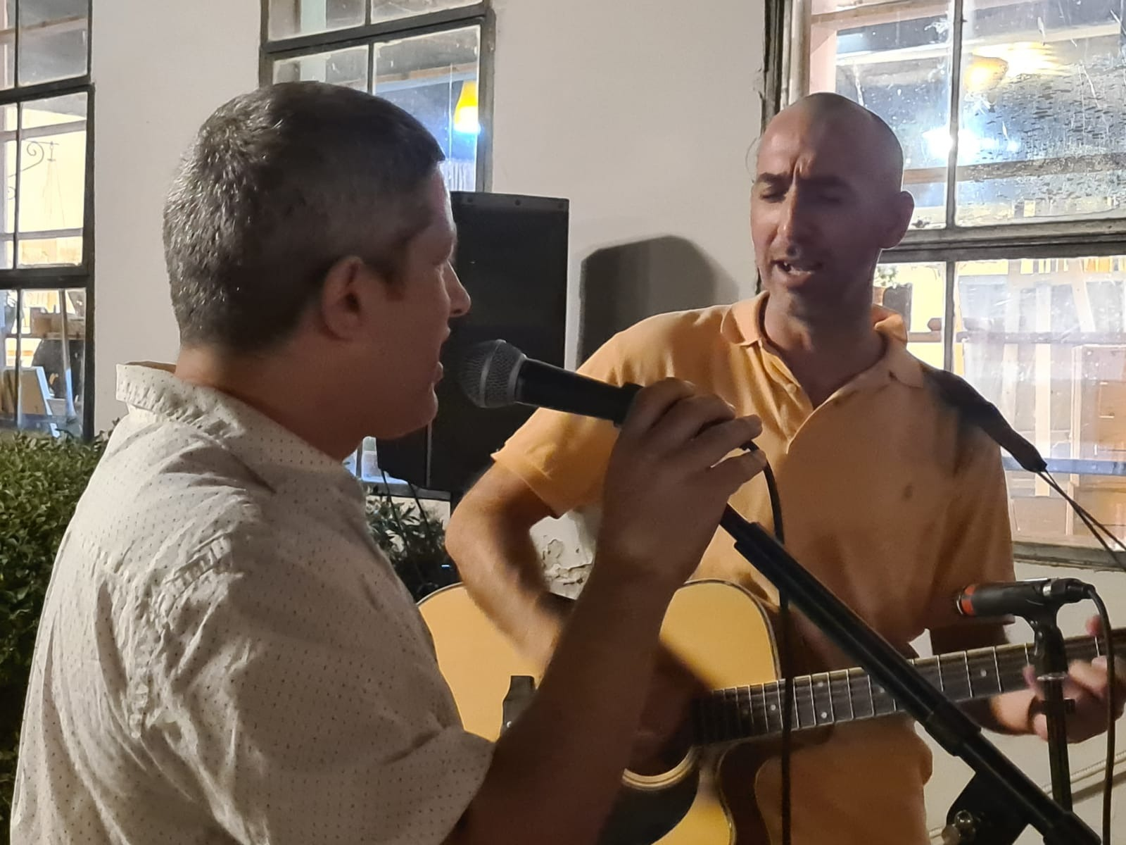 כנס "מחשבה חופשית" לתלמידי תואר ראשון ושני: שלושה ימים על שפת ים כנרת, עם הרצאות סטודנטים מכל רחבי הארץ, הרצאת Keynote, סדנת כתיבה, שיחות ודיונים אל תוך הלילה, והרבה מאד ים ומוסיקה (בתמונה: פרופ' יוחאי עתריה וד"ר אלי פיטקובסקי בג'אם סשן עם הביטלס).