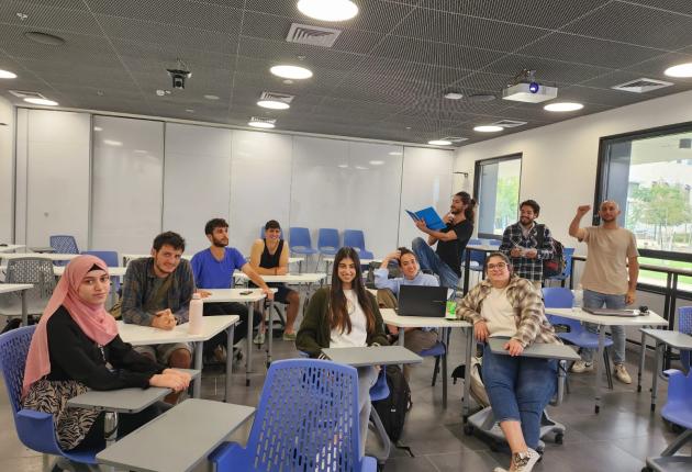סטודנטים באקדמית תל-חי בחוג ללימודי מזזרח אסיה